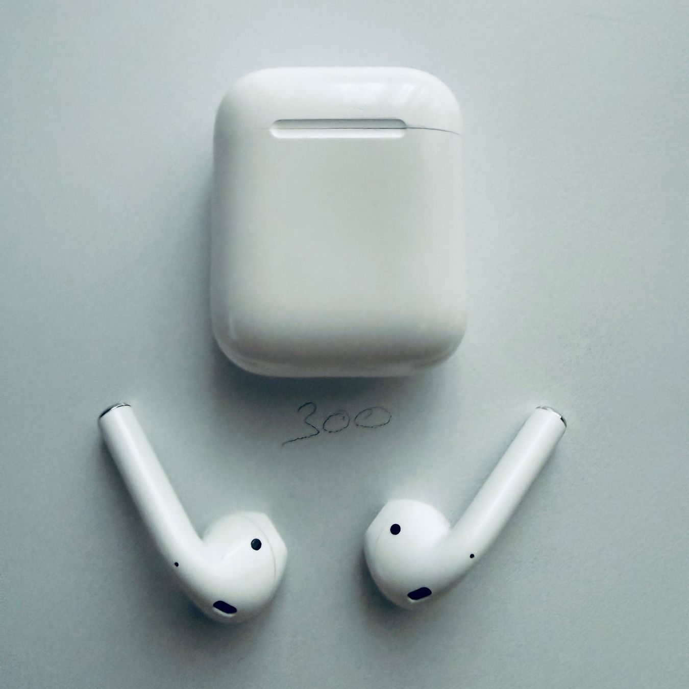 Apple Kopfhörer: Original Apple AirPods 2 Gen. Wireless Kopfhörer & Case – Gebraucht aus Basel von MY.AIRPODS.SHOP 3