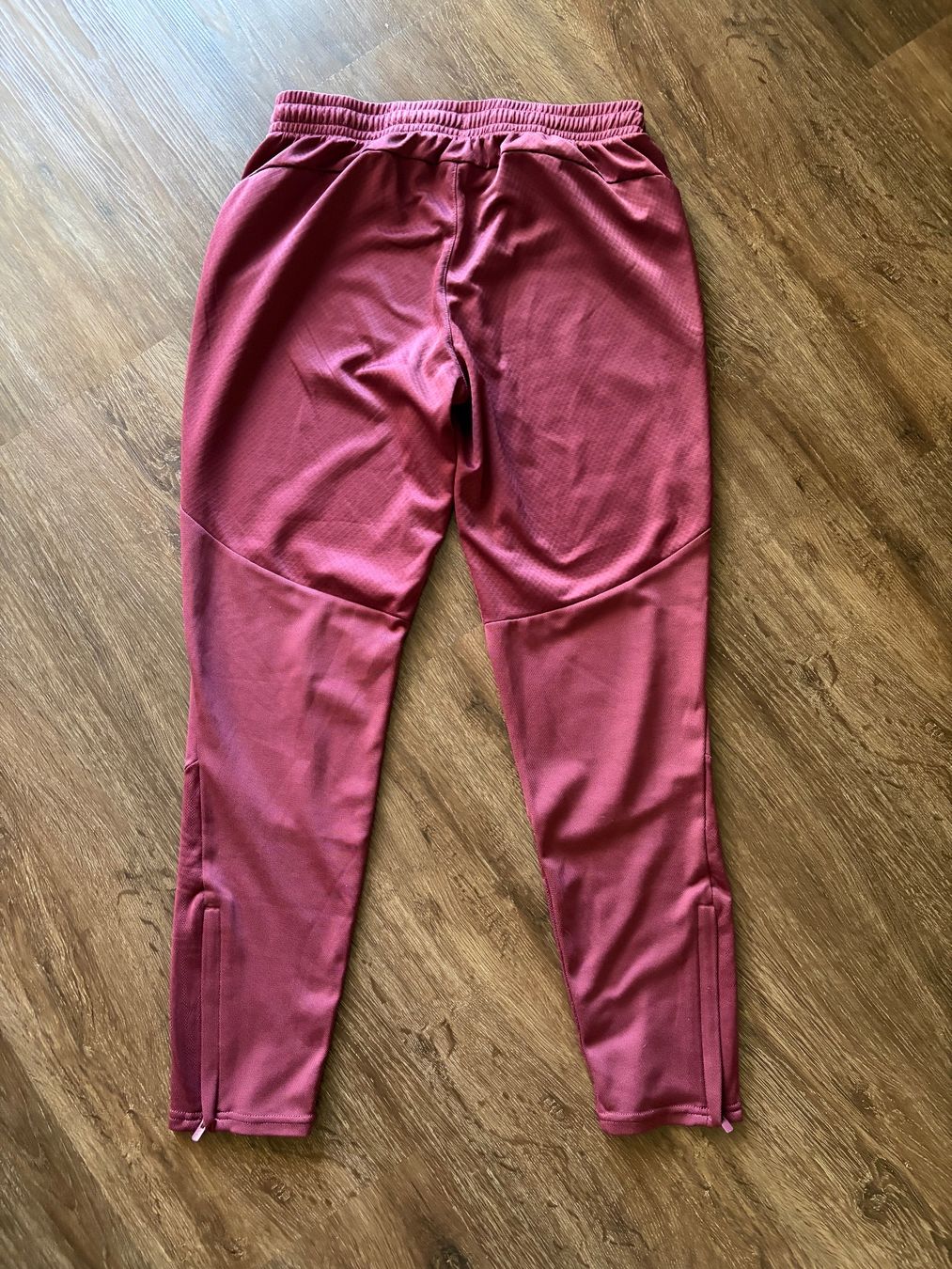 Puma Pantaloni: Red Bull Leipzig Trainerhose Gr. M – Usato da Muttenz venduto da bargain_hunter 3