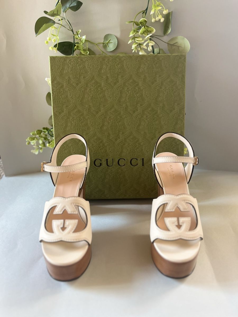 Gucci Scarpe da donna: Gucci Interlocking G Leather Platform Sandals White EU37.5 – Nuovo (secondo la descrizione) da Lausanne venduto da S_luxury 1