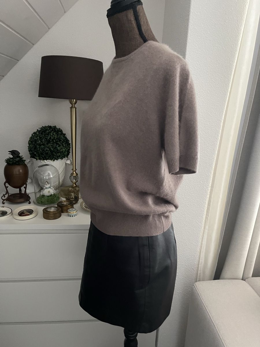 Maglioni & Felpe: Jean Jacques Benson | 100% Cashmere Kurzarm-Pullover | Taupe – Usato da Winkel venduto da KaschmirArt 1