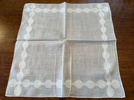 Stofftaschentuch weiss mit Kreis Muster gebraucht