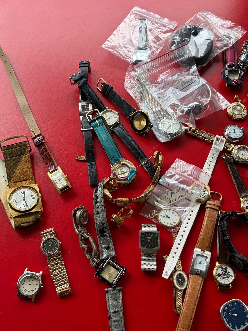 Orologi: Lot von über 40 Damenuhren – Difettoso da Zürich venduto da Airflow22