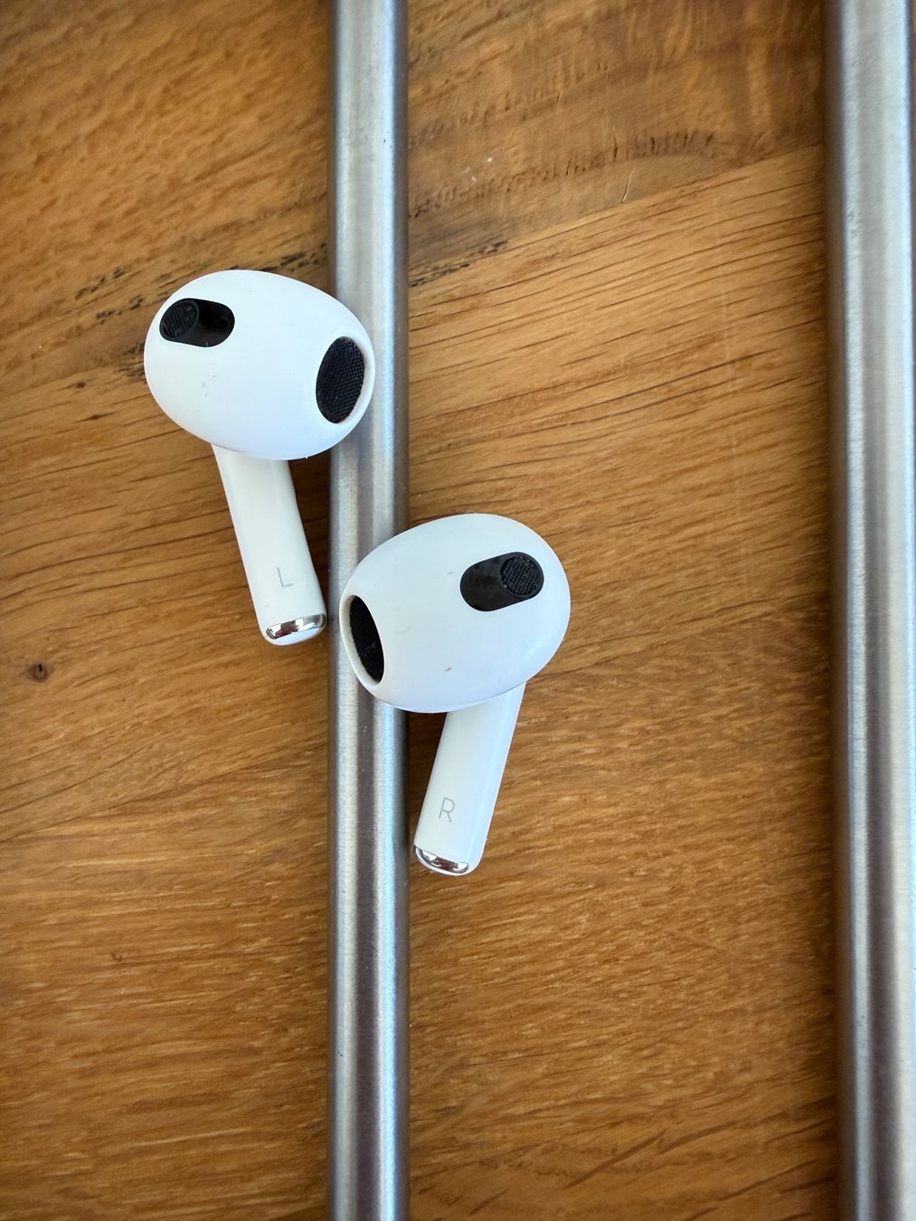 Apple Cuffie: APPLE AirPods 3 – Usato da Lausanne venduto da Nine1982 9
