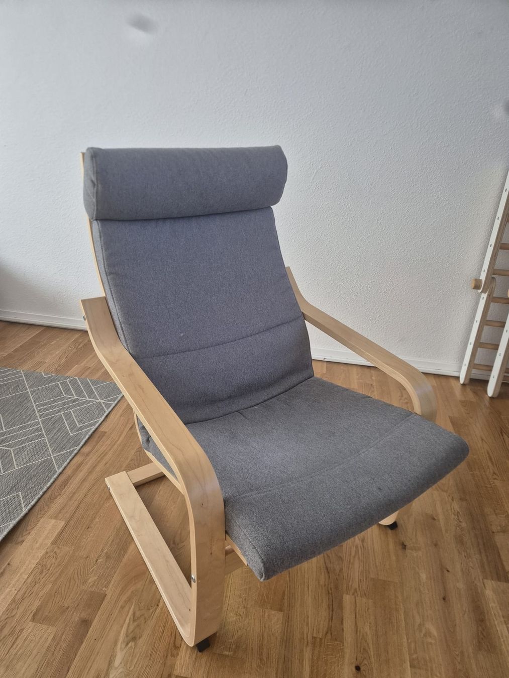 Ikea Poltrone: Ikea Poäng Sessel Grau – Usato da Regensdorf venduto da niikii7 1