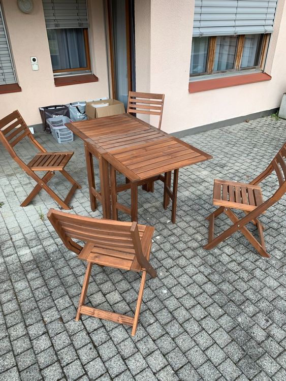 GartenmöbelSet von IKEA (1 Klapptisch + 4 Klappstühle) Kaufen auf