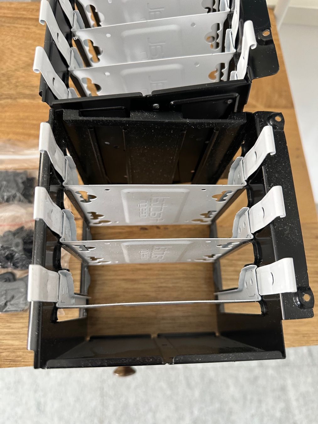 Fractal Custodie: Fractal Design Define R5 HDD Caddies / Trays – Usato da Baar venduto da vsmt 1