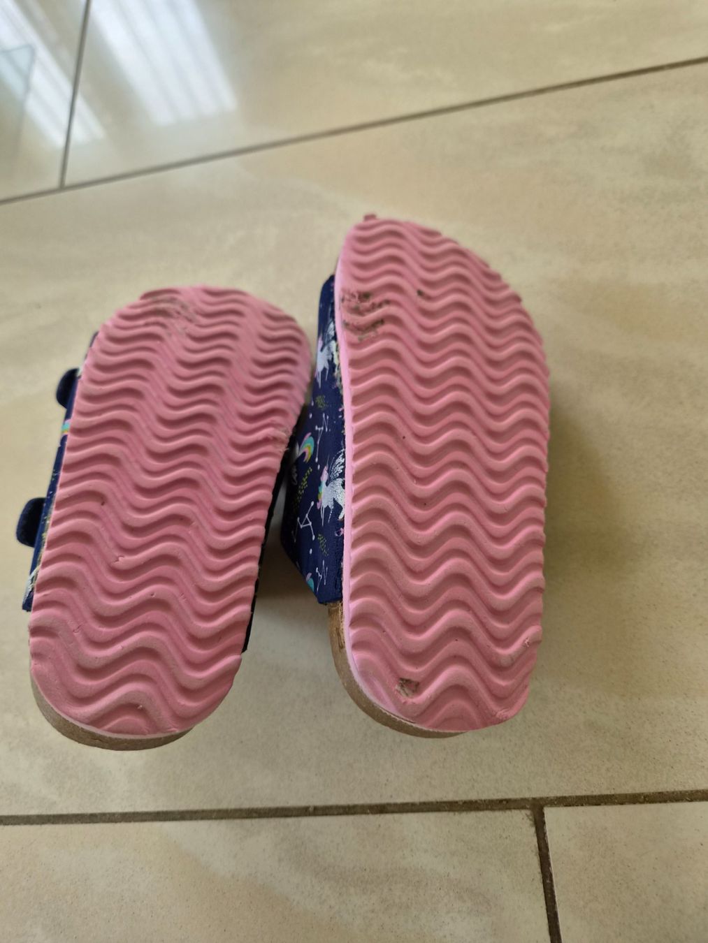 Scarpe per ragazze: Kinder Sandalen Einhorn Gr. 26 sommerlich – Usato da Ibach venduto da urs_sl5h 4