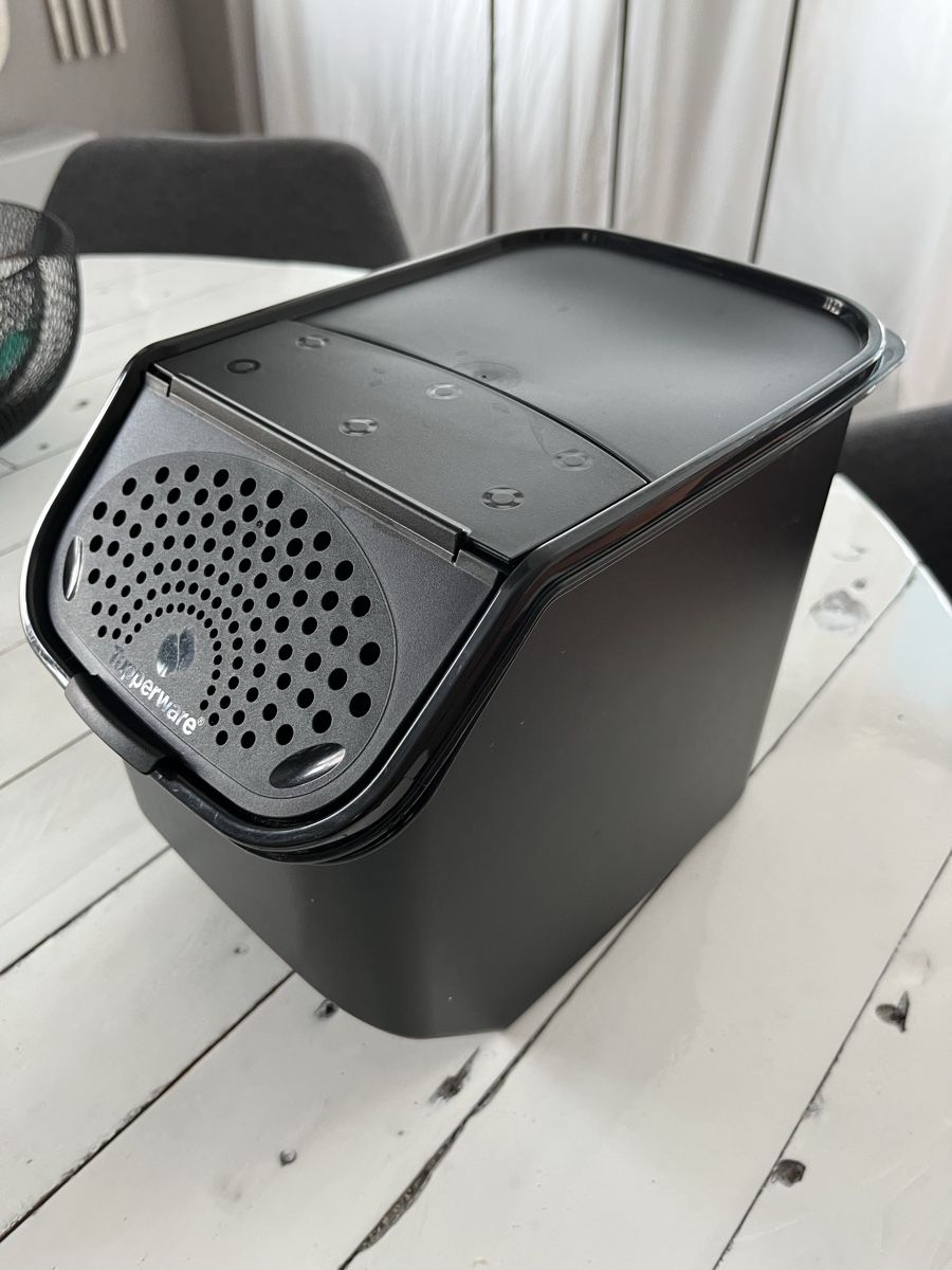 Tupperware Contenitori & Simili: Tupperware Kartoffelbox – Nuovo (secondo la descrizione) da Rüti ZH venduto da huzzelrock