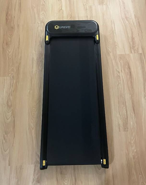 Macchine per carico, silaggio e trasporto: Tapis de marche UREVO  140 CHF – Usato da Lausanne venduto da kha_qkb5