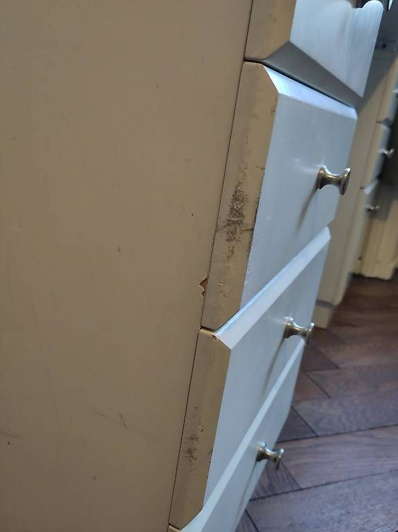 Bureaux: Massiver Schreibtisch mit Gebrauchsspuren – D'occasion à Basel par flo_r8nx 1