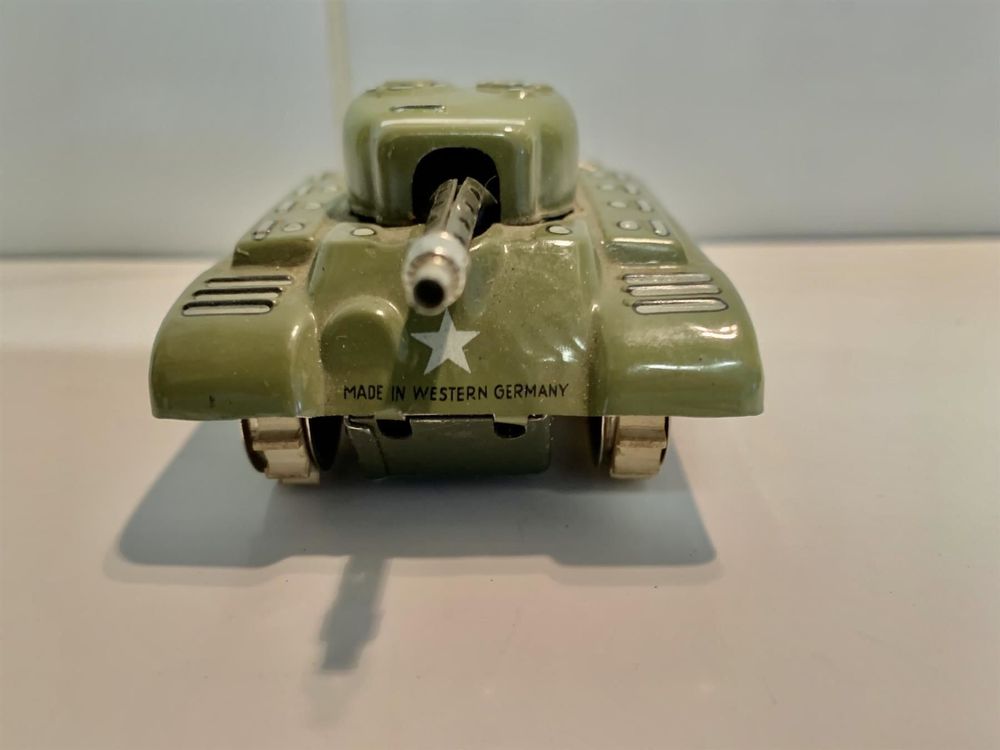 Gama Panzer Kanone funkt und bewegt sich 9