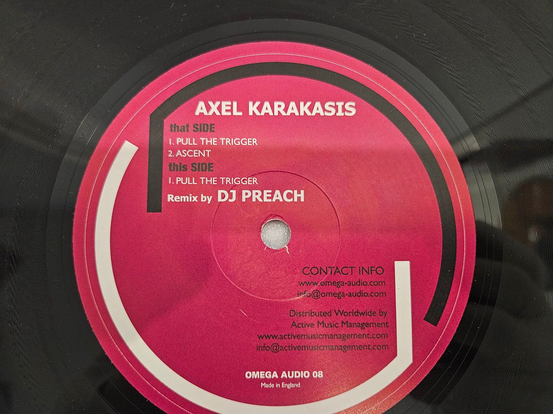 Dischi in vinile: Axel Karakasis – Pull The Trigger (Techno) – Usato da Uster venduto da Vinyl-Leidenschaft 6