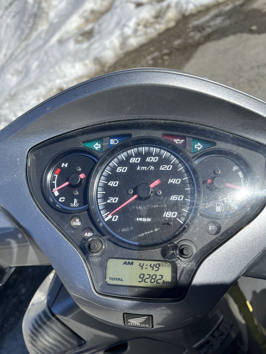 Honda Scooter: Scooter Honda SH300a – Usato da les Haudères venduto da alp-paint 4