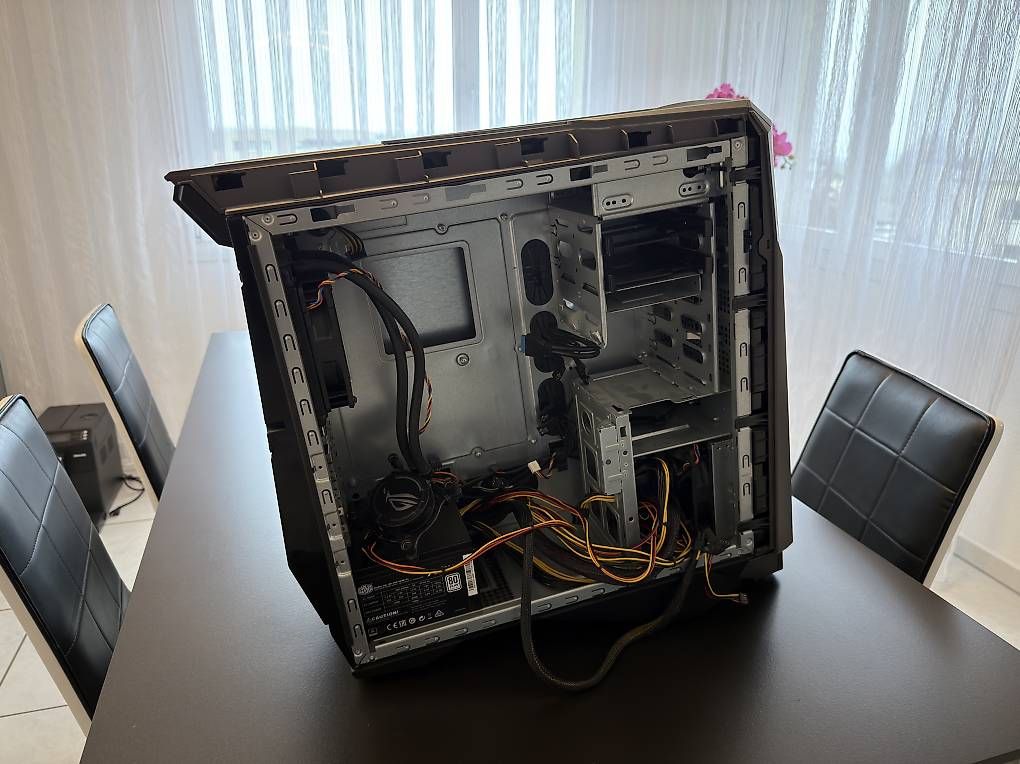 Custodie: Asus ROG Gaming Gehäuse – Usato da Eschenbach LU venduto da Rin_gc9d 2