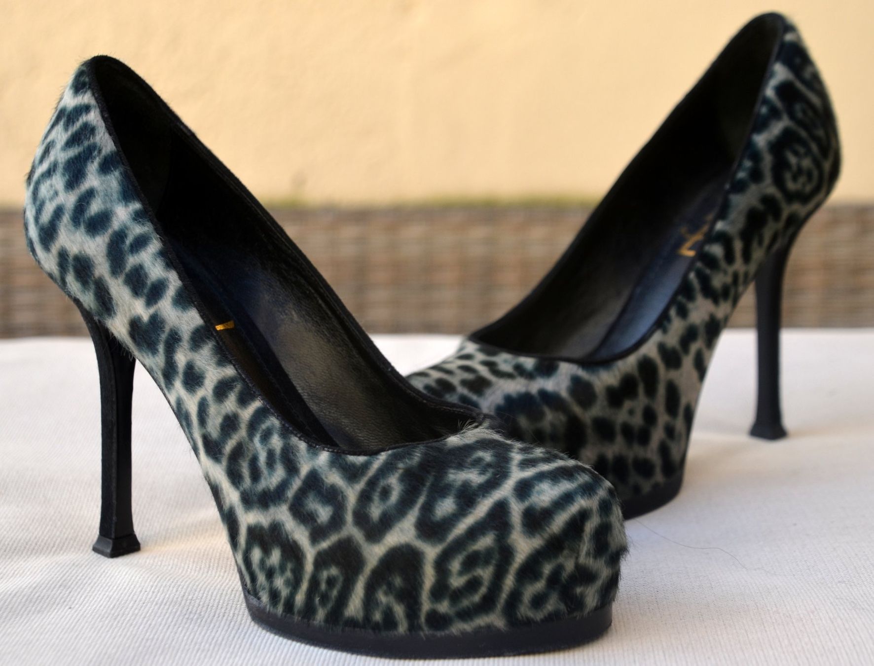 Saint Laurent Scarpe da donna: Yves Saint Laurent Pumps 34 1/3 – Usato da Collonges venduto da arashee