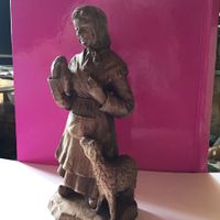 Alte geschnitzte Figur