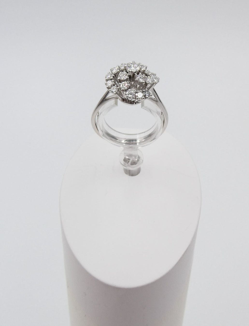 Ringe: VINTAGE DIAMANT RING IN 750 WEISSGOLD – Gebraucht aus Luzern von EdiGem 1