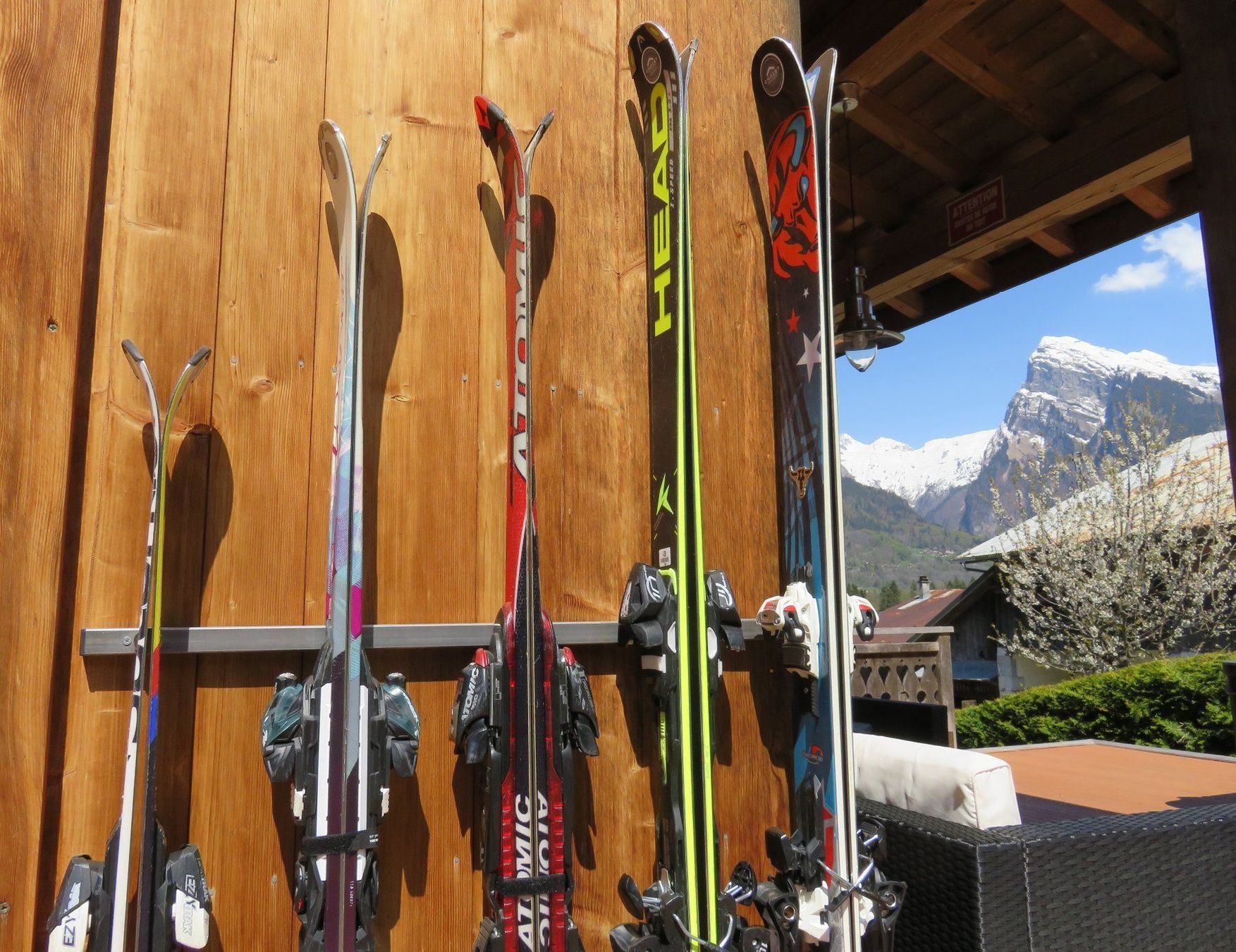 Altro per sci: Kit de rangement mural 5 paires de ski – Nuovo e nell'imballaggio originale da Mettmenstetten venduto da Ollivier 2