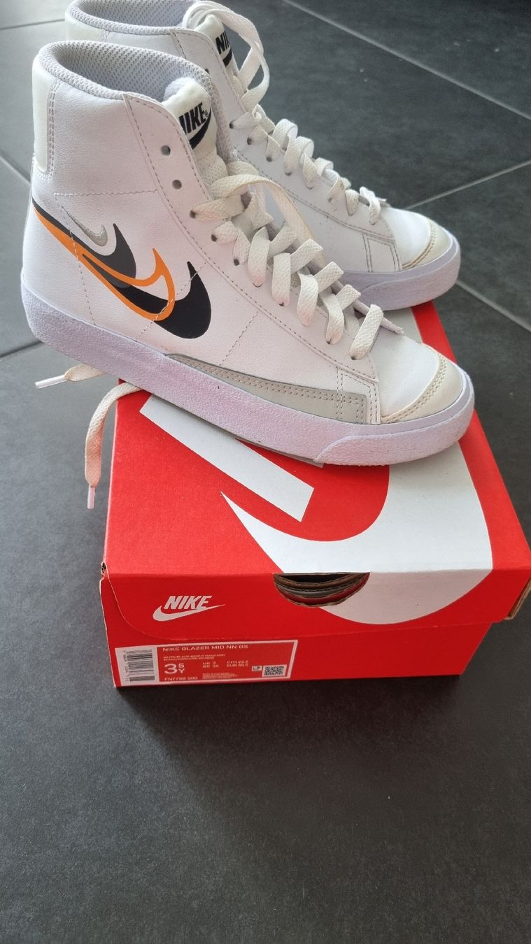 Nike Scarpe da uomo: Nike Blazer Mid 35.5 weiss – Usato da Bad Zurzach venduto da Mfritzli