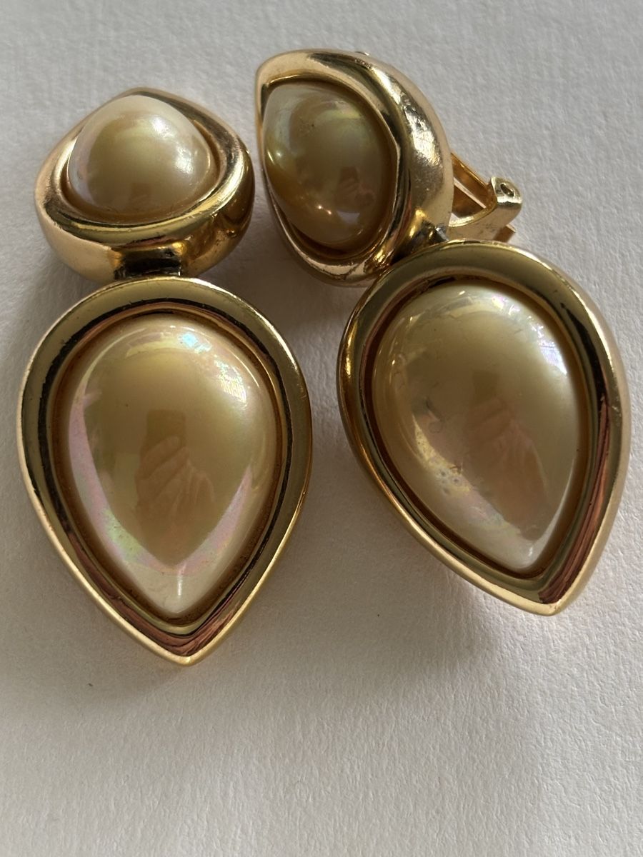 Dior Orecchini pendenti & Orecchini a lobo: Christian Dior Ohrclips, Vintage, Perlen-Look – Usato da Uznach venduto da Vintage2022. 2