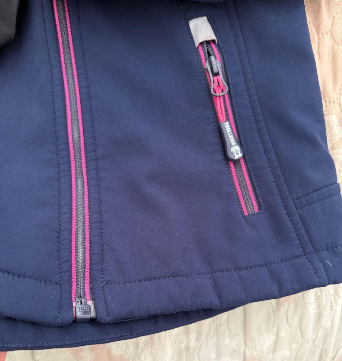 Trollkids Jacken & Mäntel: Trollkids Softhelljacke 128 – Gebraucht aus Bern von Olenush 1
