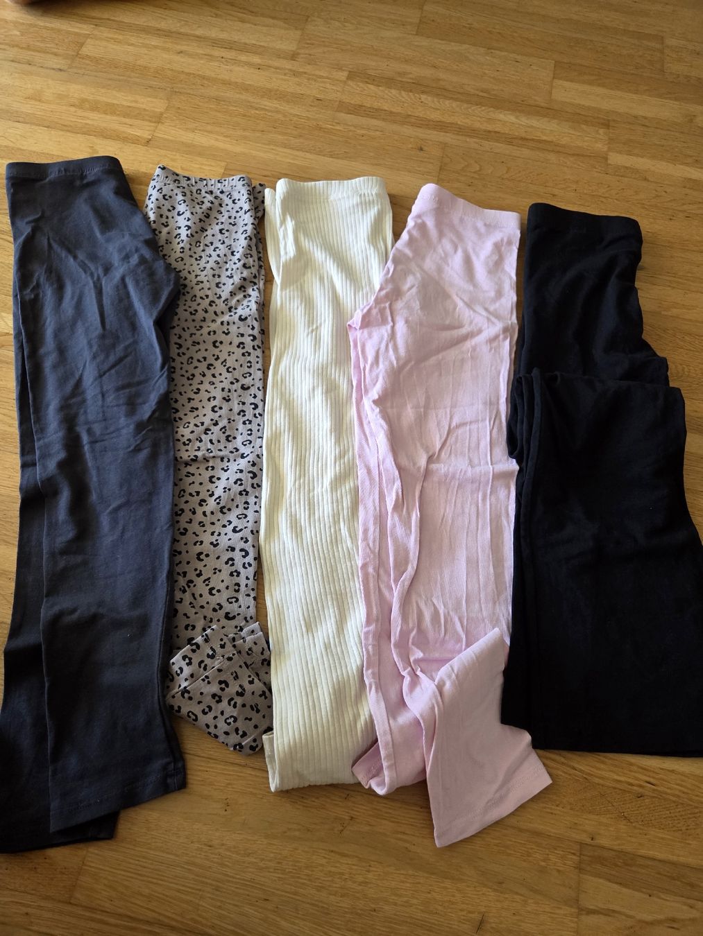 Strumpfhosen & Leggings: 5 Leggins Gr. 134 – Gebraucht aus Root von Melissa011113 1