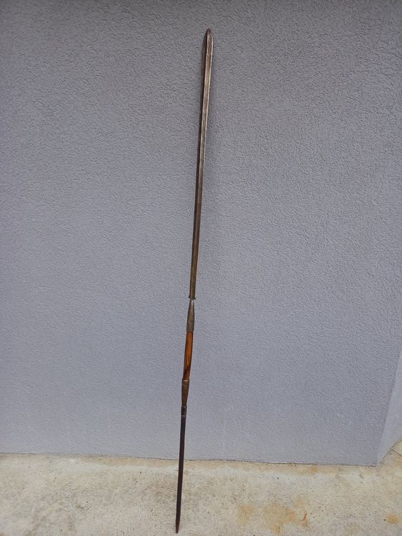 Lance ancienne de tribu africaine en métal et bois (Gebraucht) in ...