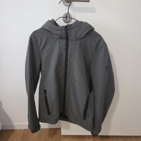 Giacca softshell da uomo verdone- Perfetta per l'autunno!