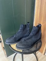 Dunkle Wildleder Chelsea Boots mit Flügelspitzen, Gr. 44