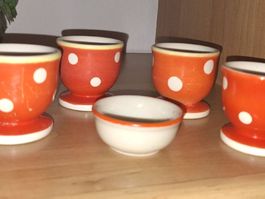 EIERBECHER ALT MIT PUNKTEN