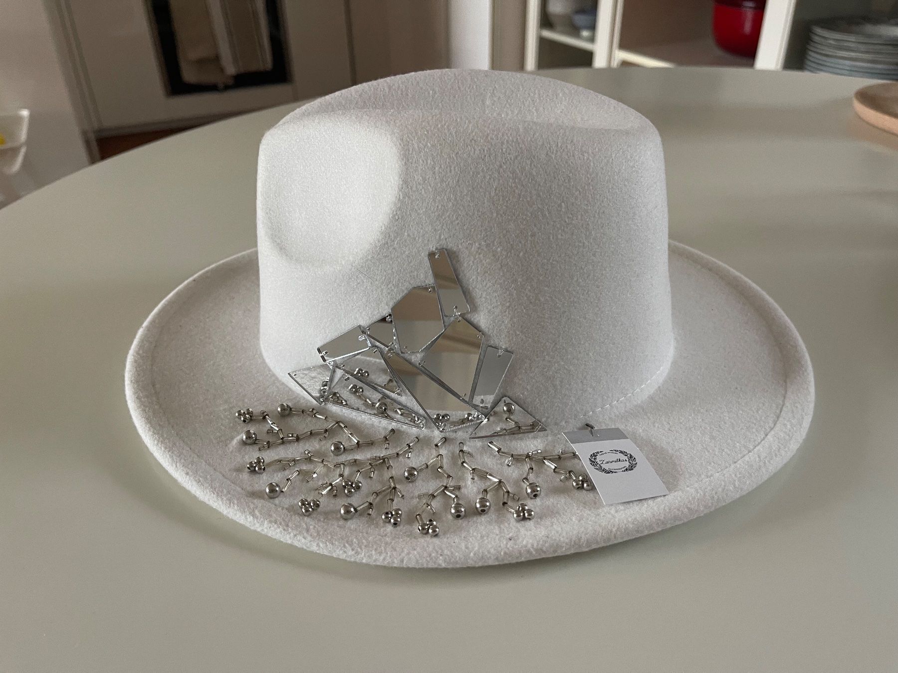 Chapeaux, bonnets & casquettes: Milchweisser Hut – Neuf (Voir description) à Knonau par yuz_px92 7