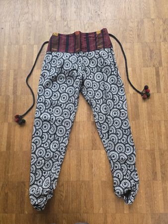 Sommerhose mit Muster, Gr. S/ M, ideal für warme Tage!