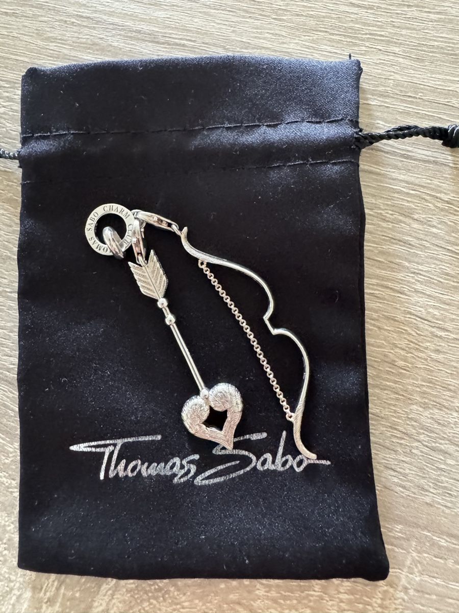 Thomas Sabo Pendentifs: Thomas Sabo Charm Bogen mit Pfeil und Herz Silber 925 – Neuf (Voir description) à Stetten AG par cbrenda