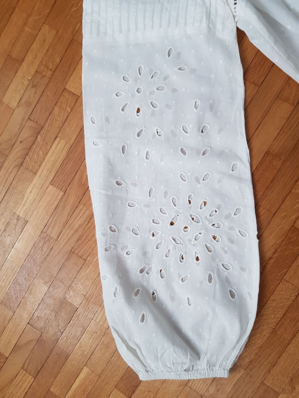 Maison 123 Camicette: Blouse blanche brodée Maison 123 taille 36 – Usato da Veyrier venduto da sosozizou 2