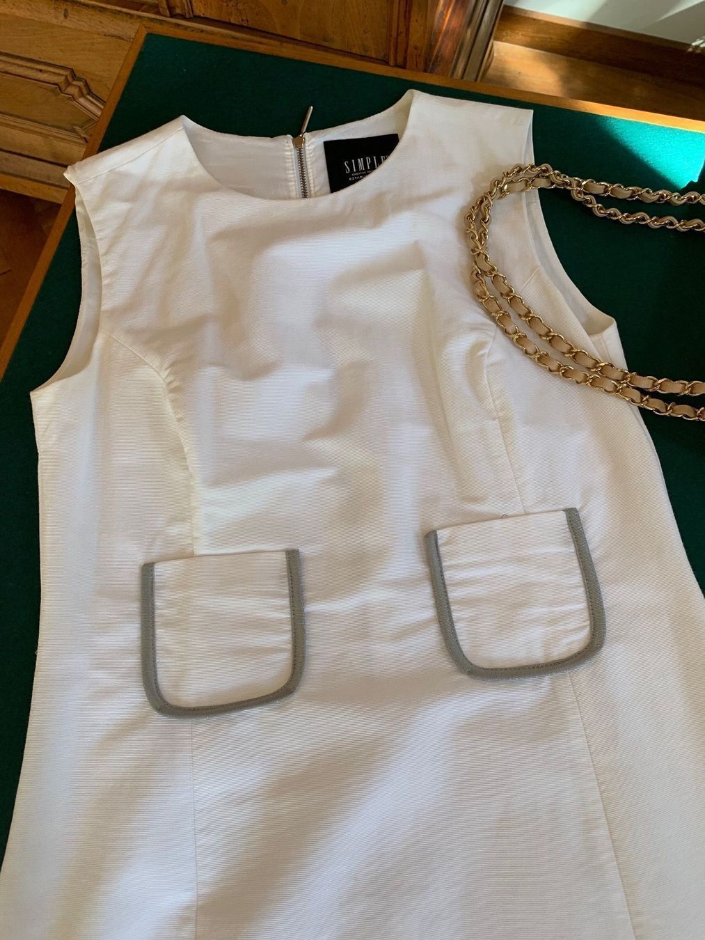 Kleider: SIMPLE Kleid "Little White"   Farbe: Weiß und Silber – Gebraucht aus Interlaken von Bona55 7