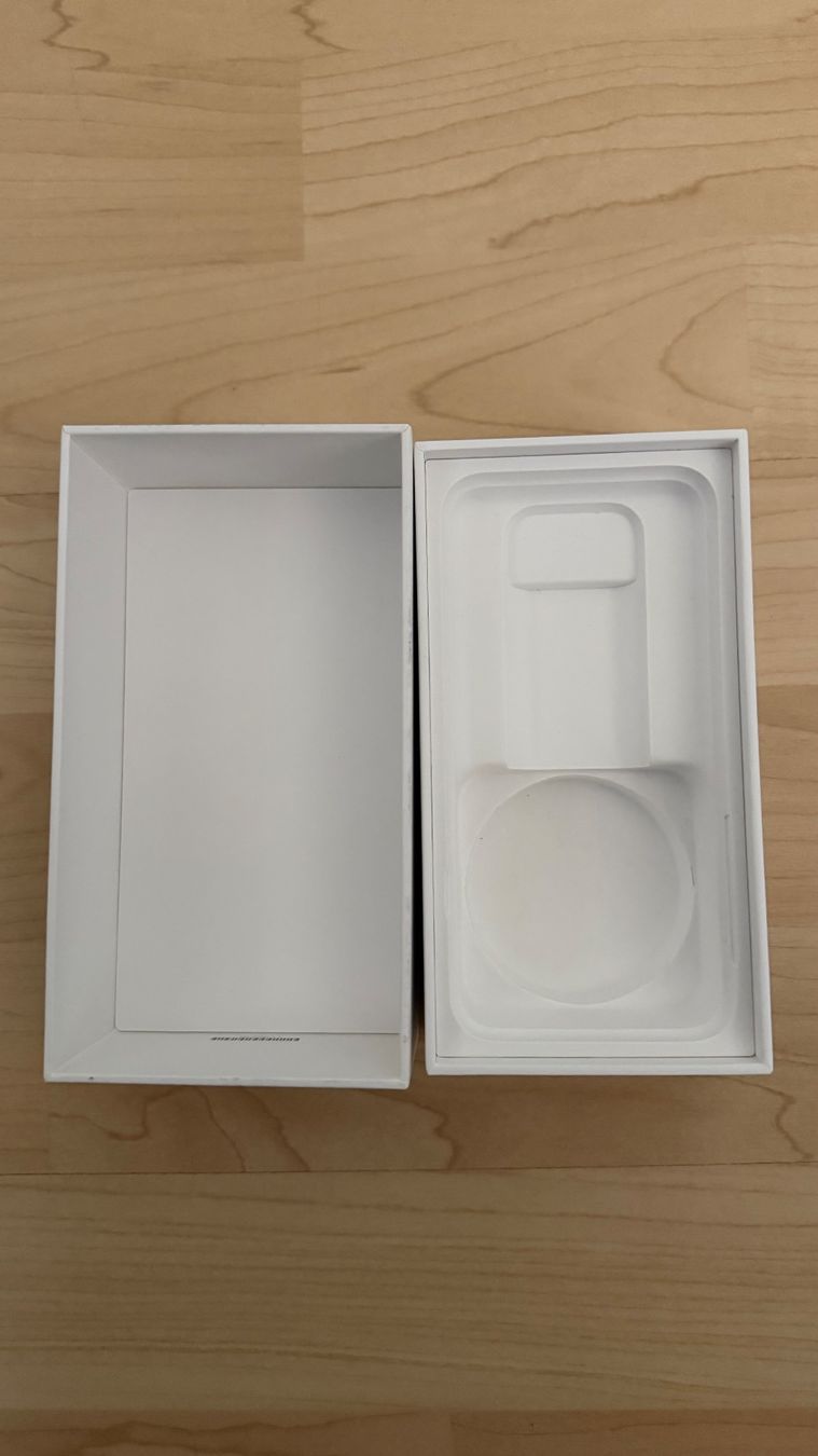 Sonstige Dekorationen & Accessoires: Boite iPhone 7 noir 32GB, bon état – Gebraucht aus Develier von loicb1997 1