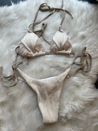Neuer, beiger Bikini mit Struktur, Grösse S