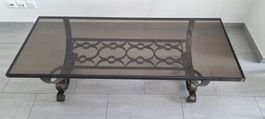 schöner Glastisch, massives Metallgestell