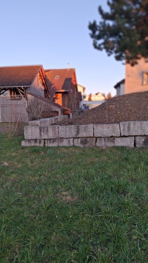 Pierres & tuiles: QUADERSTEINE – D'occasion à Tann par elolecig