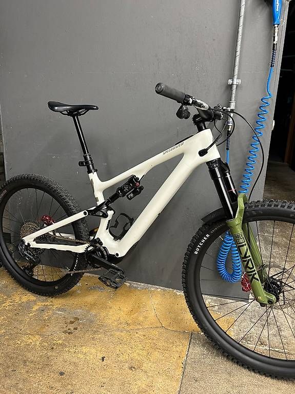 Specialized Vélos: Specialized Levo SL2 Expert Custom – D'occasion à frauenfeld par kai_yl9x