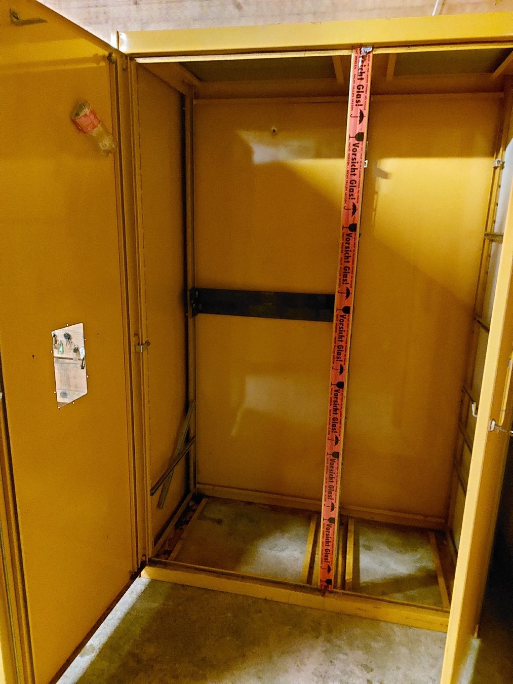 Armadi: Metallschrank, Werkstattschrank – Usato da Willisau venduto da Pzm81 3