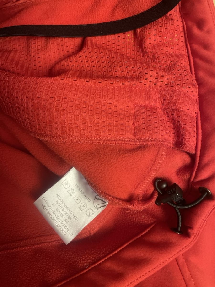 Thömus Giacche & Cappotti: Rote Thömus Softshell Jacke, Gr. 128, Neu – Nuovo (secondo la descrizione) da Obergerlafingen venduto da cabo4 2