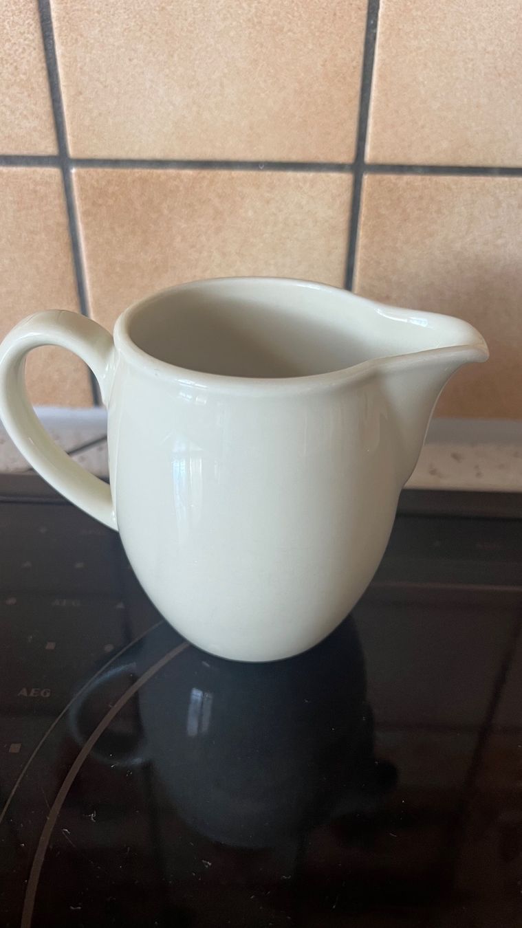 Carafes: Rahmkrug, hellbeige, neuwertig, Top Zustand – D'occasion à Schübelbach par Dolly990_2