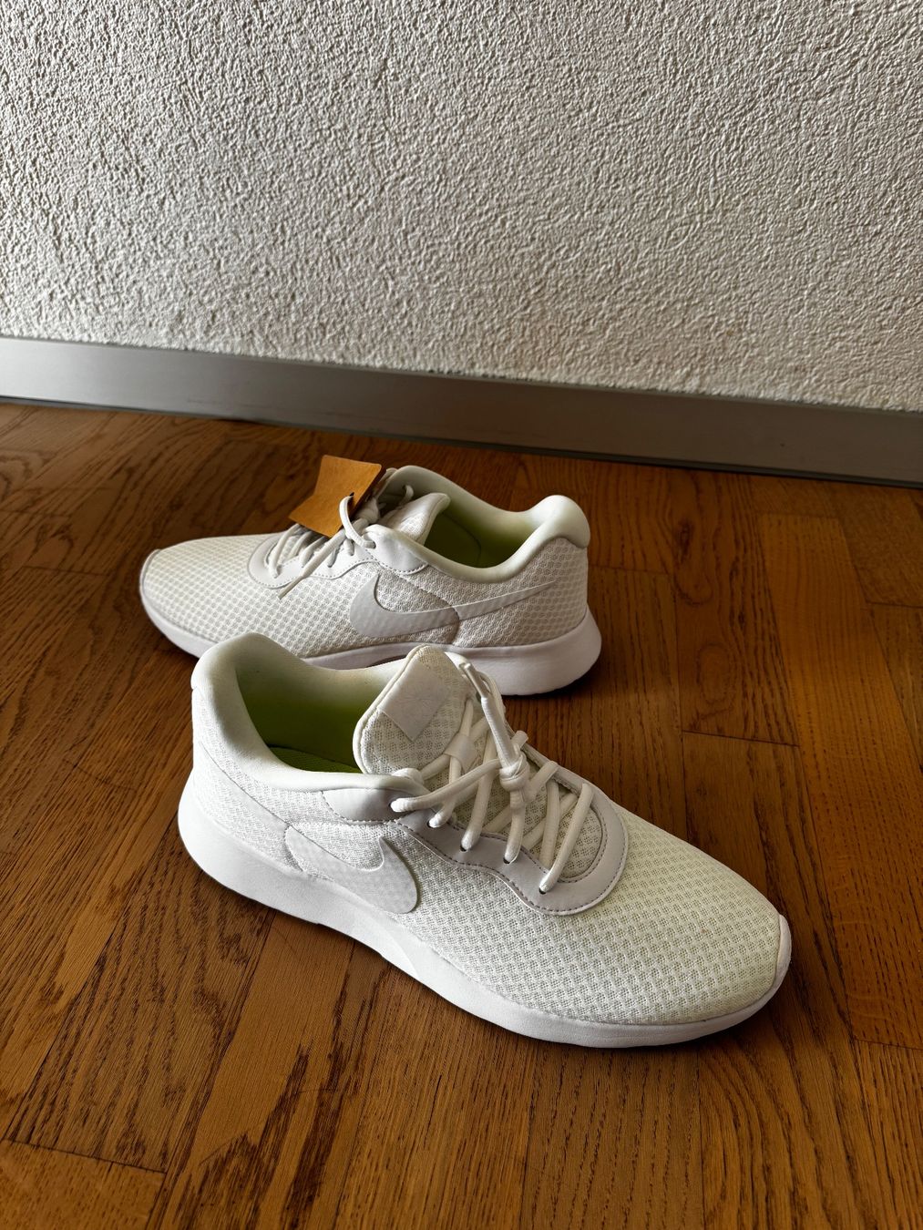 Nike Scarpe da uomo: Nike Tanjun Fliese Sneaker in Weiss – Nuovo (secondo la descrizione) da Gerlafingen venduto da Aebu85