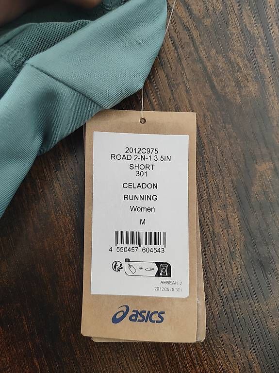 Pantaloni: Short Asics sport neuf  – Usato da Bercher venduto da TBarra 3