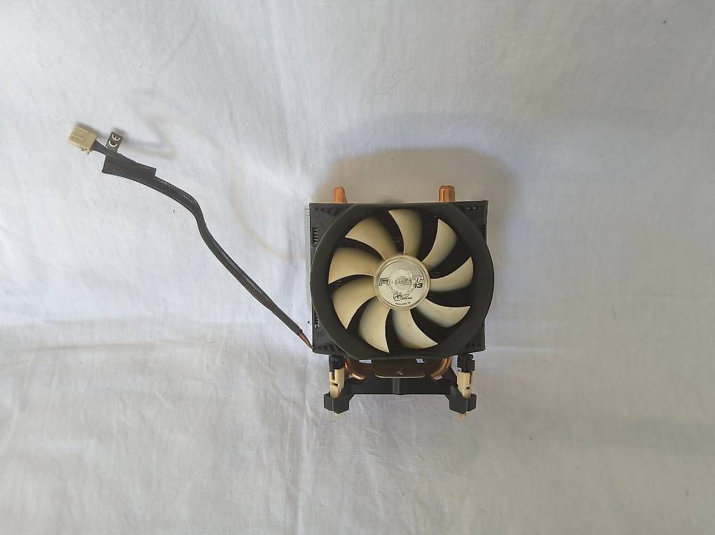 Composants électroniques: Ventirad pour processeur Arctic Freezer 13 – D'occasion à Lausanne par ber_qk5j 2
