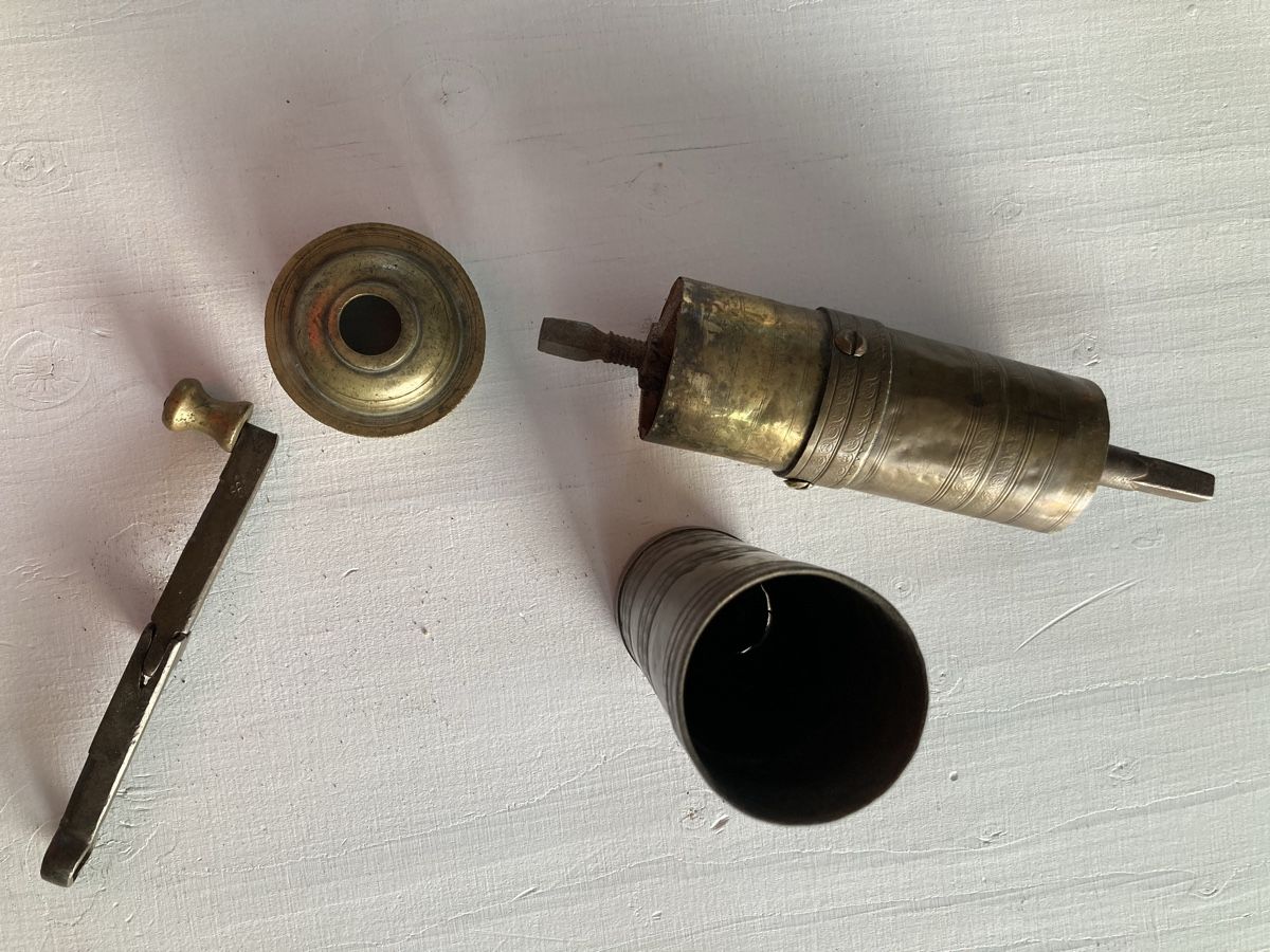 Elettrodomestici da cucina: Orientalische antike Kaffeemühle – Usato da Kesswil venduto da Branca-01 6