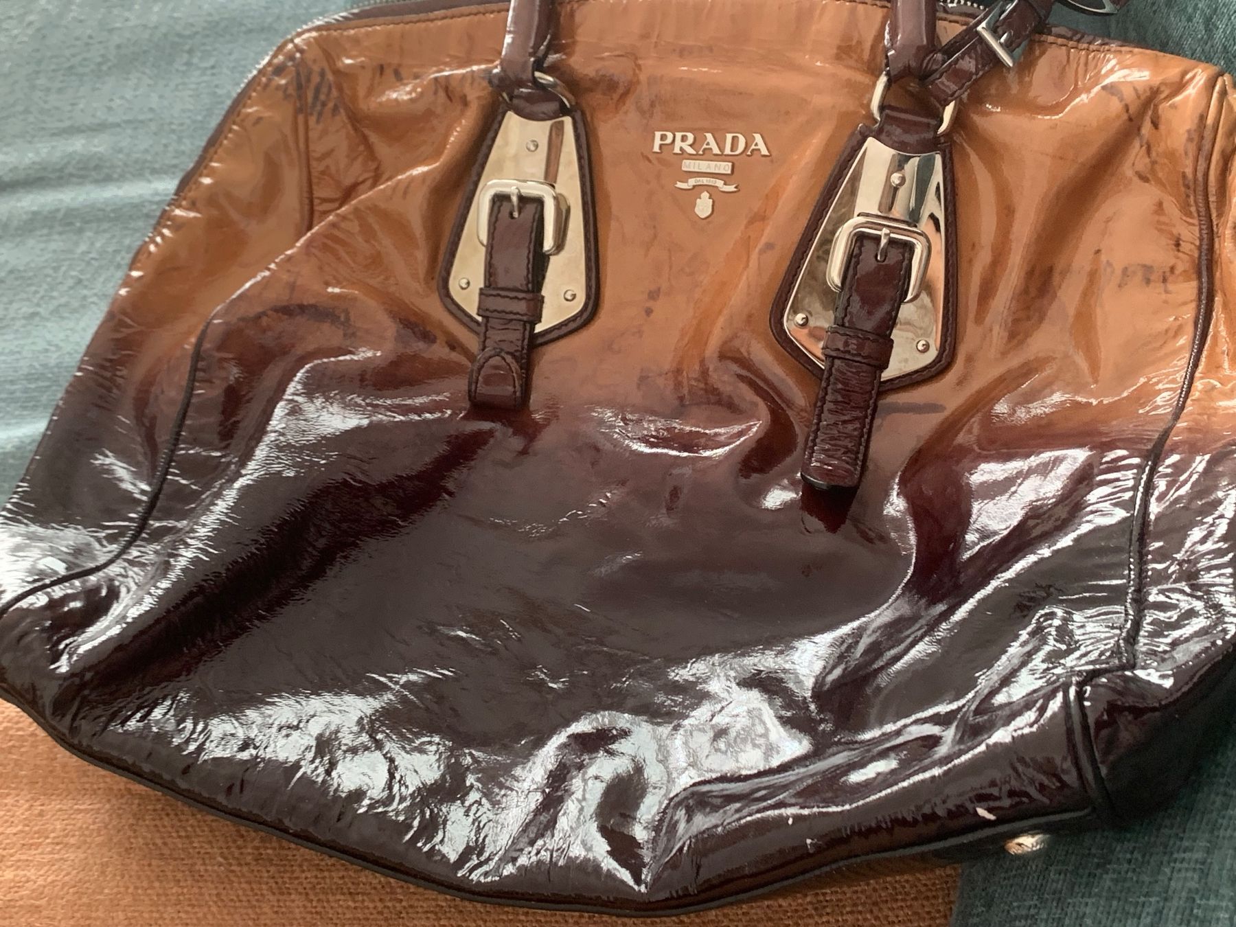 Prada Taschen für Damen: PRADA LACKLEDER-HANDTASCHE – Gebraucht aus Zürich von Claire_ZH 7