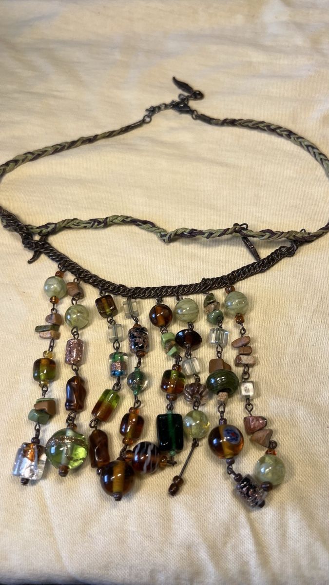 Catenine: Halskette mit Glasperlen und Steinchen  – Usato da Pratteln venduto da nt.geschenkshop 4