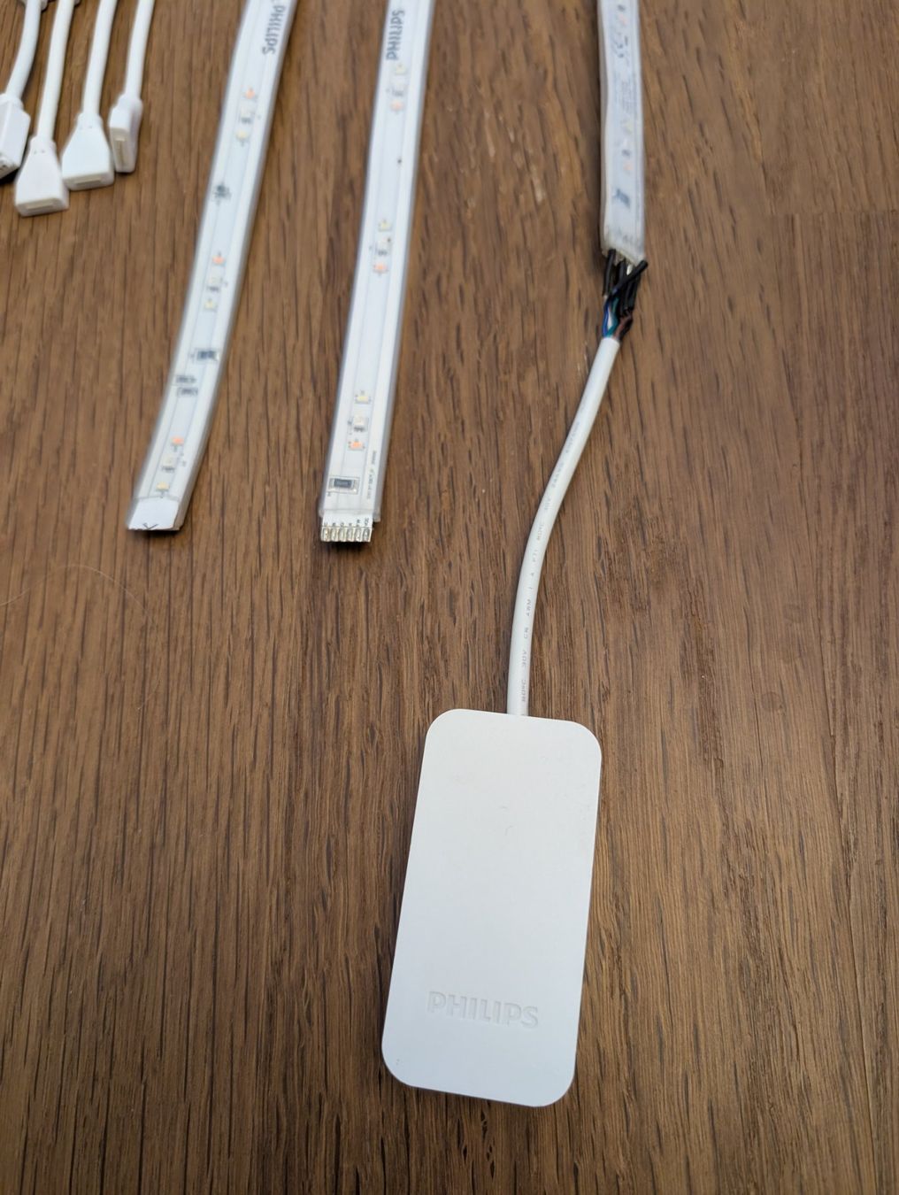 Philips Lampade: Philips Hue Set Bridge LED Strips + Dimmer + Lampen – Usato da Gutenswil venduto da Mitsukiefi 3